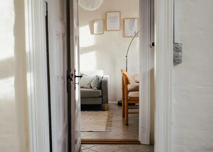 Det Gamle Hus Ved Soen *